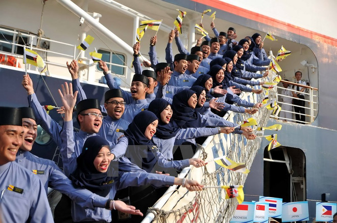 Barco de jóvenes sudesteasiáticos llega a ciudad vietnamita ảnh 2 Barco de jóvenes sudesteasiáticos llega a ciudad vietnamita ảnh 2