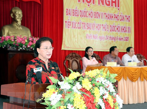 Presidenta del Parlamento vietnamita dialoga con electores sobre temas de interés ảnh 1 Presidenta del Parlamento vietnamita dialoga con electores sobre temas de interés ảnh 1