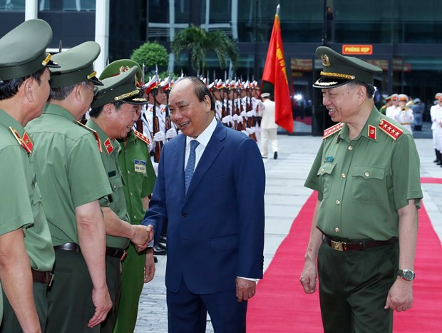 Enfatiza premier de Vietnam desempeño de fuerza de seguridad pública ảnh 1 Enfatiza premier de Vietnam desempeño de fuerza de seguridad pública ảnh 1