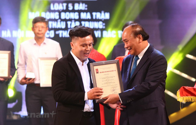 Entregan en Vietnam premios a obras periodísticas más destacadas ảnh 1 Entregan en Vietnam premios a obras periodísticas más destacadas ảnh 1