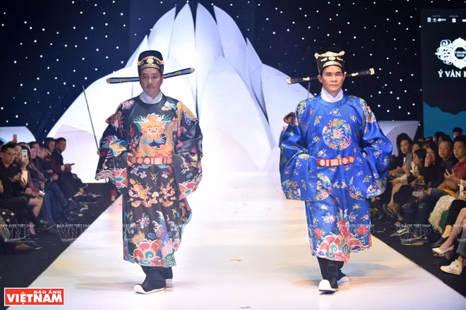 Vitalidad de trajes antiguos vietnamitas ảnh 2