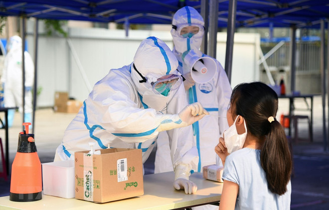 Filipinas e Indonesia registran miles de nuevos casos del COVID-19 ảnh 1