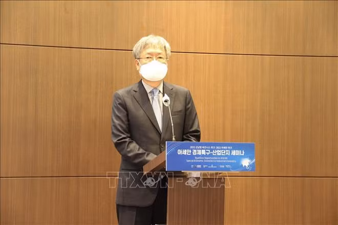 Vietnam destaca nueva política de Seúl hacia el Sur ảnh 2