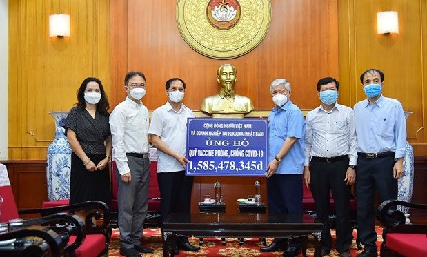 Comunidad coterránea en ultramar continúa apoyando a lucha contra el COVID-19 en Vietnam ảnh 1