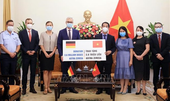 Valiosos aportes de comunidades internacionales a lucha contra COVID-19 en Vietnam ảnh 1 Valiosos aportes de comunidades internacionales a lucha contra COVID-19 en Vietnam ảnh 1