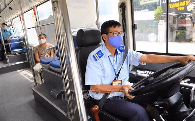 Adoptan el plan de transporte de trabajadores en Ciudad Ho Chi Minh ảnh 1