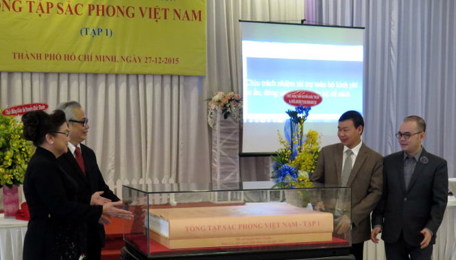 Donan documentos exclusivos de dinastía Nguyen a museo vietnamita ảnh 1 Donan documentos exclusivos de dinastía Nguyen a museo vietnamita ảnh 1