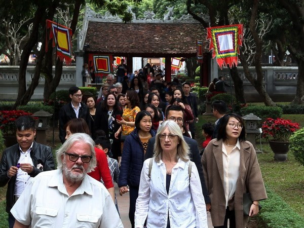 Hanoi prevé recibir a más de tres millones de turistas extranjeros en primer semestre ảnh 1 Hanoi prevé recibir a más de tres millones de turistas extranjeros en primer semestre ảnh 1