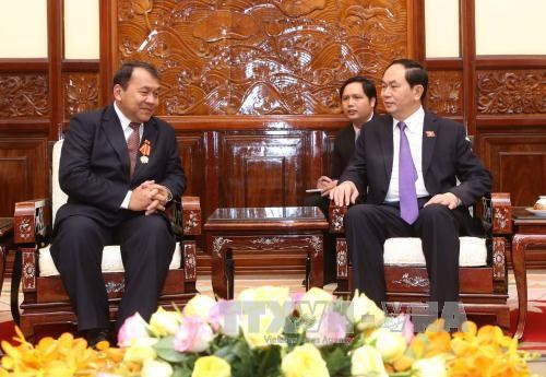Presidente vietnamita elogia contribución de embajador camboyano a nexos bilaterales ảnh 1 Presidente vietnamita elogia contribución de embajador camboyano a nexos bilaterales ảnh 1