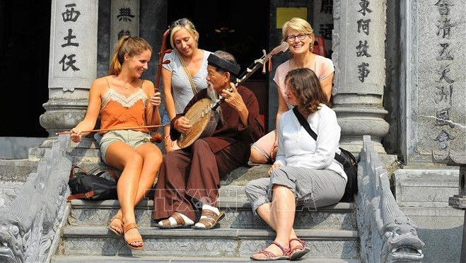 Vietnam se esmera por recibir ocho millones de turistas extranjeros en 2023 ảnh 2 Vietnam se esmera por recibir ocho millones de turistas extranjeros en 2023 ảnh 2