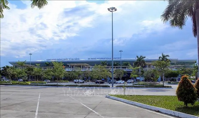 Desarrollarán sistemas logísticos asociados con puertos marítimos y aeropuertos en centro de Vietnam ảnh 2 Desarrollarán sistemas logísticos asociados con puertos marítimos y aeropuertos en centro de Vietnam ảnh 2