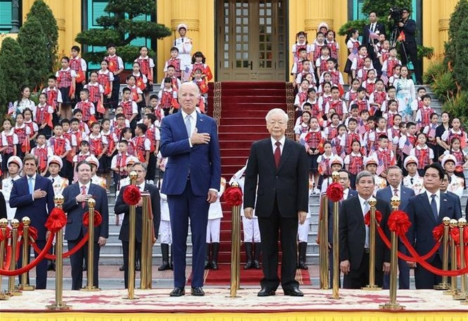 Opinión pública evalúa positivamente visita de presidente de EE.UU. a Vietnam ảnh 1 Opinión pública evalúa positivamente visita de presidente de EE.UU. a Vietnam ảnh 1
