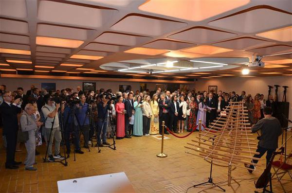 Embajada de Vietnam en Francia celebra Día Nacional de Vietnam ảnh 2