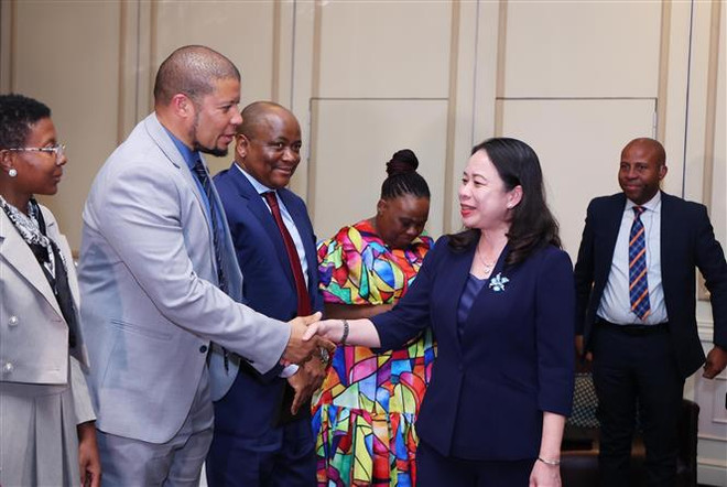 Vicepresidenta vietnamita cumple amplia agenda en Sudáfrica ảnh 2 Vicepresidenta vietnamita cumple amplia agenda en Sudáfrica ảnh 2