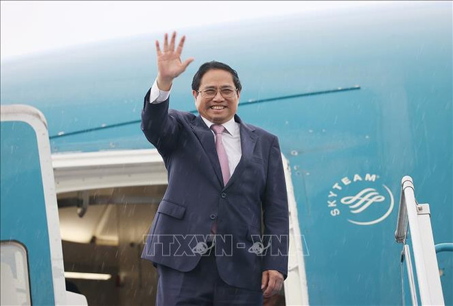 Premier vietnamita parte de Hanoi para Semana de Alto Nivel de 78ª Asamblea General de ONU ảnh 1 Premier vietnamita parte de Hanoi para Semana de Alto Nivel de 78ª Asamblea General de ONU ảnh 1