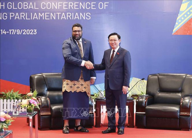 Presidente del Parlamento vietnamita se reúne con su homólogo de Tonga ảnh 1 Presidente del Parlamento vietnamita se reúne con su homólogo de Tonga ảnh 1