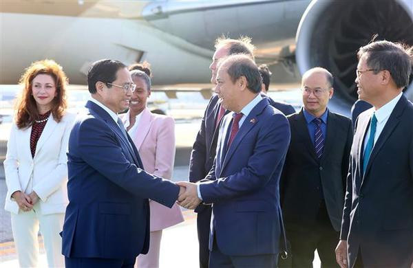 Primer ministro llega a EE.UU. para Semana de 78ª Asamblea General de ONU ảnh 1 Primer ministro llega a EE.UU. para Semana de 78ª Asamblea General de ONU ảnh 1