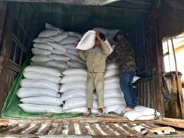 Distribuyen más de tres mil toneladas de arroz a provincias necesitadas ảnh 1 Distribuyen más de tres mil toneladas de arroz a provincias necesitadas ảnh 1