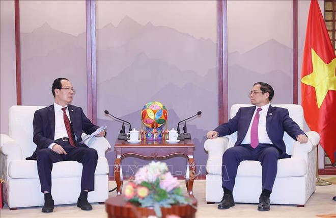 Premier vietnamita sostiene encuentros con ejecutivos de grupos económicos chinos ảnh 2 Premier vietnamita sostiene encuentros con ejecutivos de grupos económicos chinos ảnh 2
