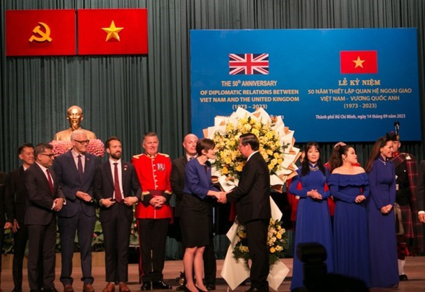 Celebran actividades por 50 años de nexos diplomáticos Vietnam-Reino Unido ảnh 1 Celebran actividades por 50 años de nexos diplomáticos Vietnam-Reino Unido ảnh 1