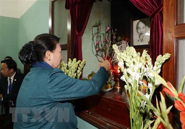Máxima legisladora de Vietnam rinde homenaje al Presidente Ho Chi Minh ảnh 1 Máxima legisladora de Vietnam rinde homenaje al Presidente Ho Chi Minh ảnh 1