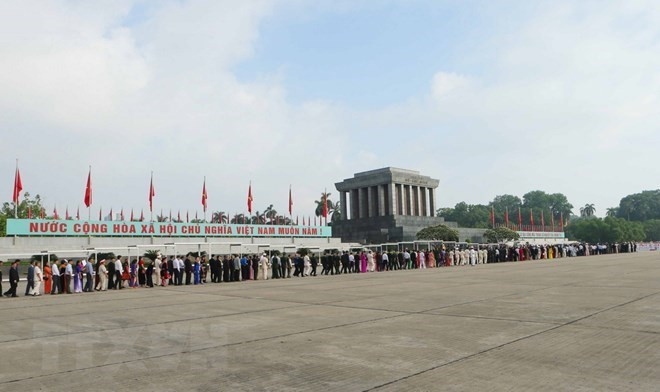 Más de 47 mil personas visitaron el Mausoleo Ho Chi Minh durante las vacaciones del Año Nuevo Lunar ảnh 1