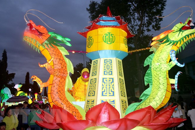 Iluminando el oficio tradicional de hacer linternas ảnh 1 Iluminando el oficio tradicional de hacer linternas ảnh 1