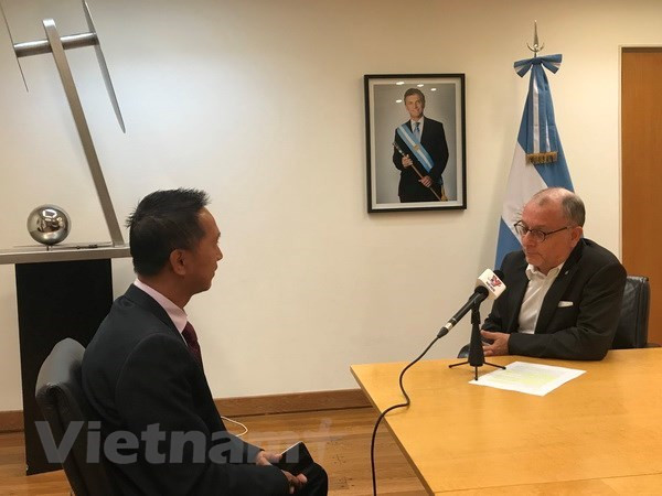 Califica canciller argentino a Vietnam como un importante socio económico ảnh 1