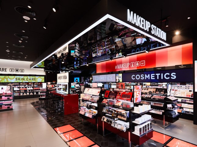  Busca afianzar posición en Vietnam importante comercializadora de productos de belleza Watsons ảnh 1