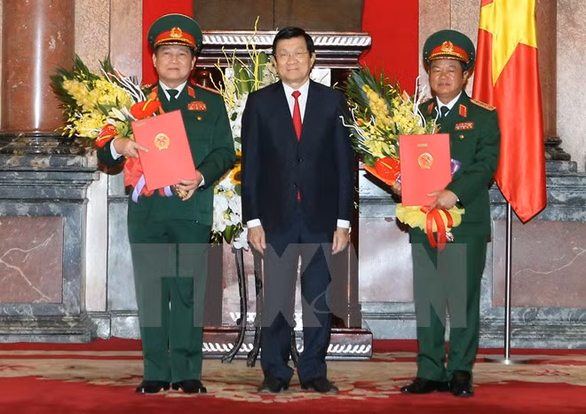 Ascienden a rango de general a dos jefes castrenses vietnamitas ảnh 1