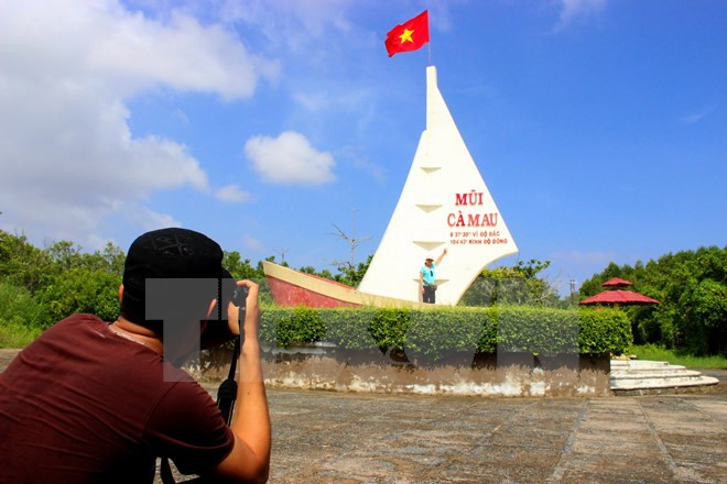 Zona turística de Ca Mau recibe a unos siete mil visitantes en primeros días del Tet ảnh 1