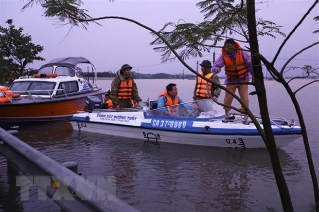 Aumenta número de muertos por inundaciones en región central de Vietnam ảnh 1 Aumenta número de muertos por inundaciones en región central de Vietnam ảnh 1