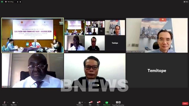 Importadores nigerianos interesados por productos de prendas de vestir vietnamitas ảnh 1 Importadores nigerianos interesados por productos de prendas de vestir vietnamitas ảnh 1