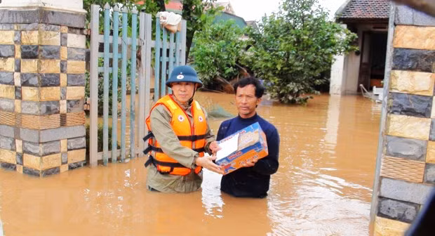 Solidariza consejera de Estado myanmena con Vietnam por secuelas de desastres naturales ảnh 1