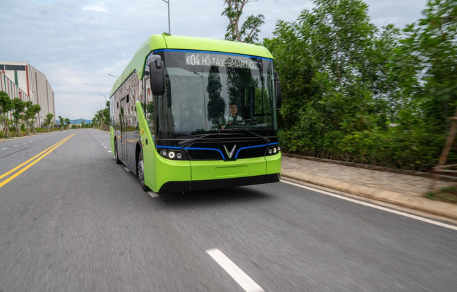 Realizan prueba del primer modelo de autobús eléctrico en Vietnam ảnh 1 Realizan prueba del primer modelo de autobús eléctrico en Vietnam ảnh 1