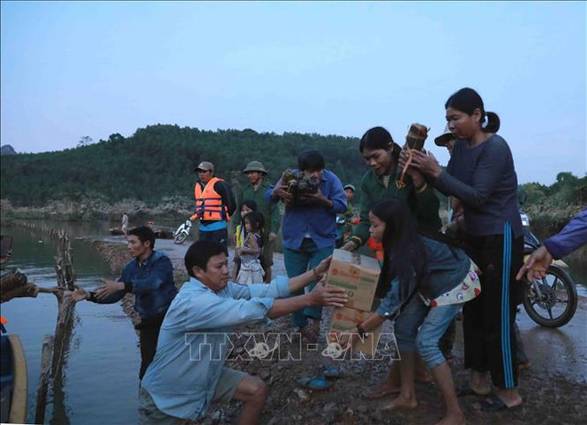 Cruz Roja de Hanoi recauda fondos a ayudar a población afectada por desastres naturales ảnh 1 Cruz Roja de Hanoi recauda fondos a ayudar a población afectada por desastres naturales ảnh 1