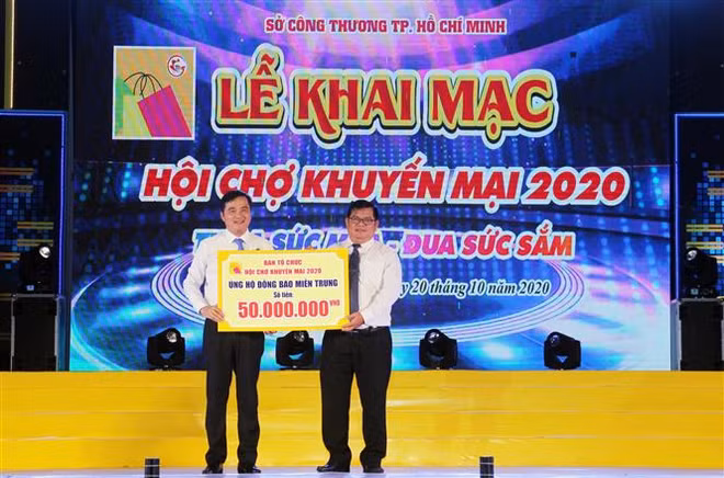 Nutrida participación en la Feria promocional en Ciudad Ho Chi Minh ảnh 1
