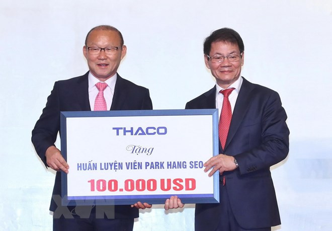 Entrenador Park Hang- seo dona 100 mil dólares al desarrollo del fútbol vietnamita ảnh 1 Entrenador Park Hang- seo dona 100 mil dólares al desarrollo del fútbol vietnamita ảnh 1