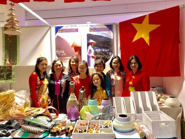 Vietnam participa en feria caritativa en Ucrania ảnh 1 Vietnam participa en feria caritativa en Ucrania ảnh 1