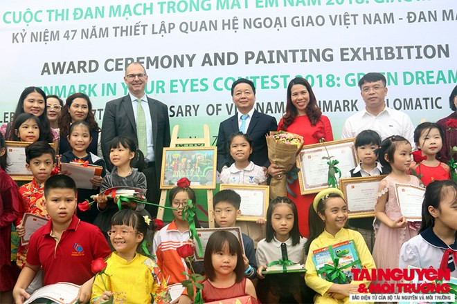 Entregan en Hanoi premios del concurso de dibujo infantil sobre protección ambiental ảnh 1 Entregan en Hanoi premios del concurso de dibujo infantil sobre protección ambiental ảnh 1