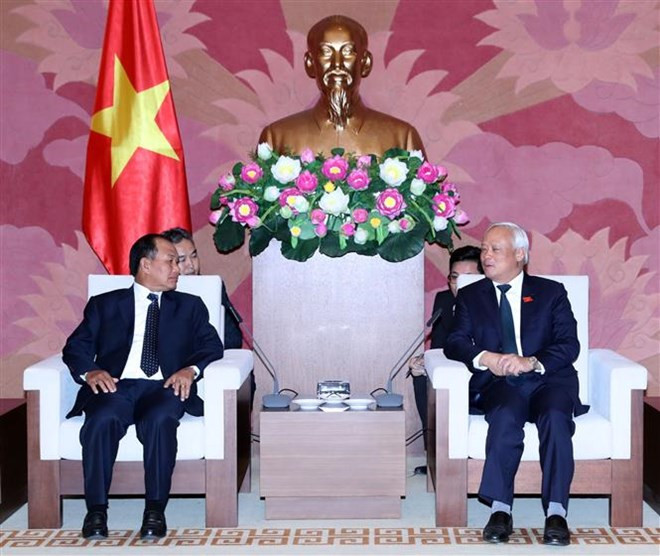 Vicepresidente del Parlamento de Vietnam recibe al ministro de Justicia de Laos ảnh 1 Vicepresidente del Parlamento de Vietnam recibe al ministro de Justicia de Laos ảnh 1