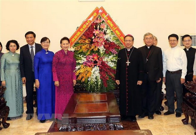 Dirigente parlamentaria de Vietnam felicita a comunidad católica en ocasión de Navidad ảnh 1 Dirigente parlamentaria de Vietnam felicita a comunidad católica en ocasión de Navidad ảnh 1