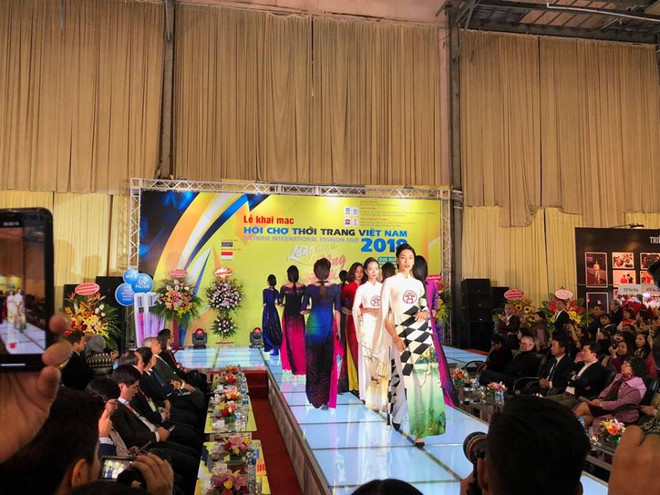 Inauguran Feria Internacional de Moda de Vietnam 2018 ảnh 1 Inauguran Feria Internacional de Moda de Vietnam 2018 ảnh 1