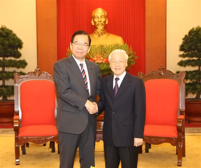 Máximo dirigente político de Vietnam recibe al líder del Partido Comunista de Japón ảnh 1