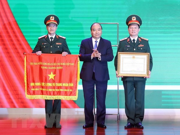 Premier vietnamita entrega título del Héroe de Fuerzas Armadas Populares al Hospital Militar Central ảnh 1 Premier vietnamita entrega título del Héroe de Fuerzas Armadas Populares al Hospital Militar Central ảnh 1