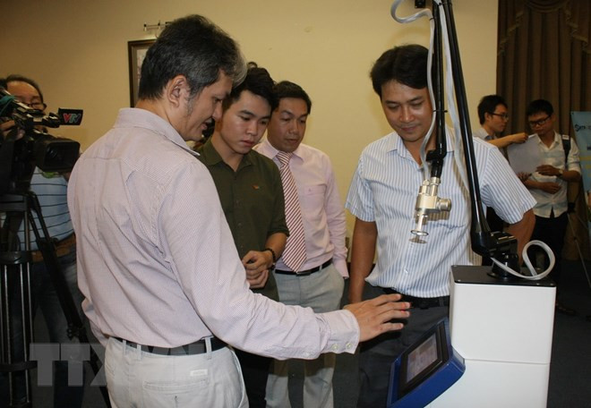 Empresa vietnamita lanza equipos quirúrgicos con láser micropunto ảnh 1 Empresa vietnamita lanza equipos quirúrgicos con láser micropunto ảnh 1