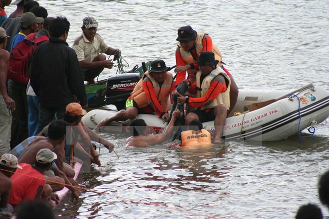 Myanmar: 21 muertos en un naufragio ảnh 1