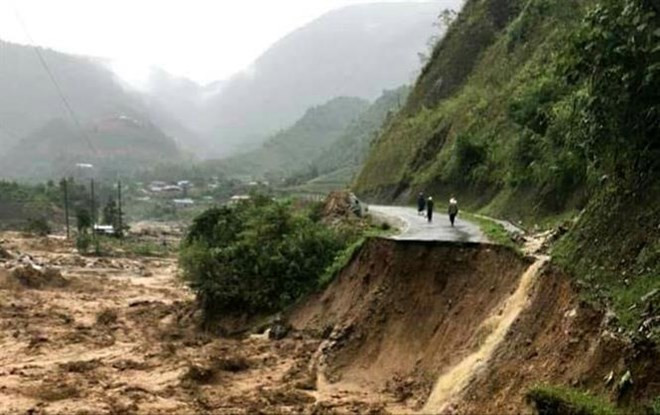 Reportan en Vietnam cuatro personas desaparecidas tras inundaciones repentinas ảnh 1 Reportan en Vietnam cuatro personas desaparecidas tras inundaciones repentinas ảnh 1