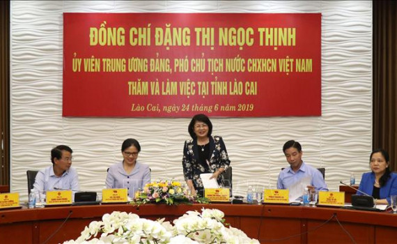 Insta vicepresidenta de Vietnam a provincia de Lao Cai a centrarse en la reducción de la pobreza ảnh 1 Insta vicepresidenta de Vietnam a provincia de Lao Cai a centrarse en la reducción de la pobreza ảnh 1