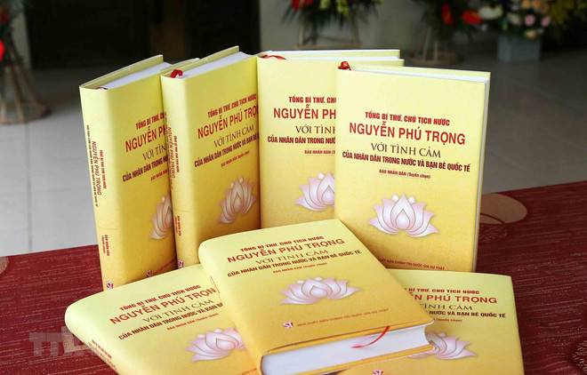 Publican libro con testimonios sobre la vida y la visión política del máximo dirigente político vietnamita ảnh 1 Publican libro con testimonios sobre la vida y la visión política del máximo dirigente político vietnamita ảnh 1